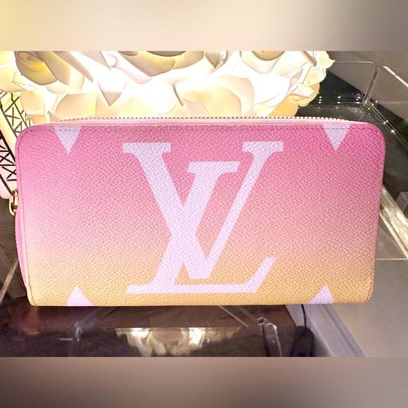 Louis Vuitton Handbags - 🍋💕Louis Vuitton Monogram Giant By The Pool Zippy Wallet Light Pink💕🍋
